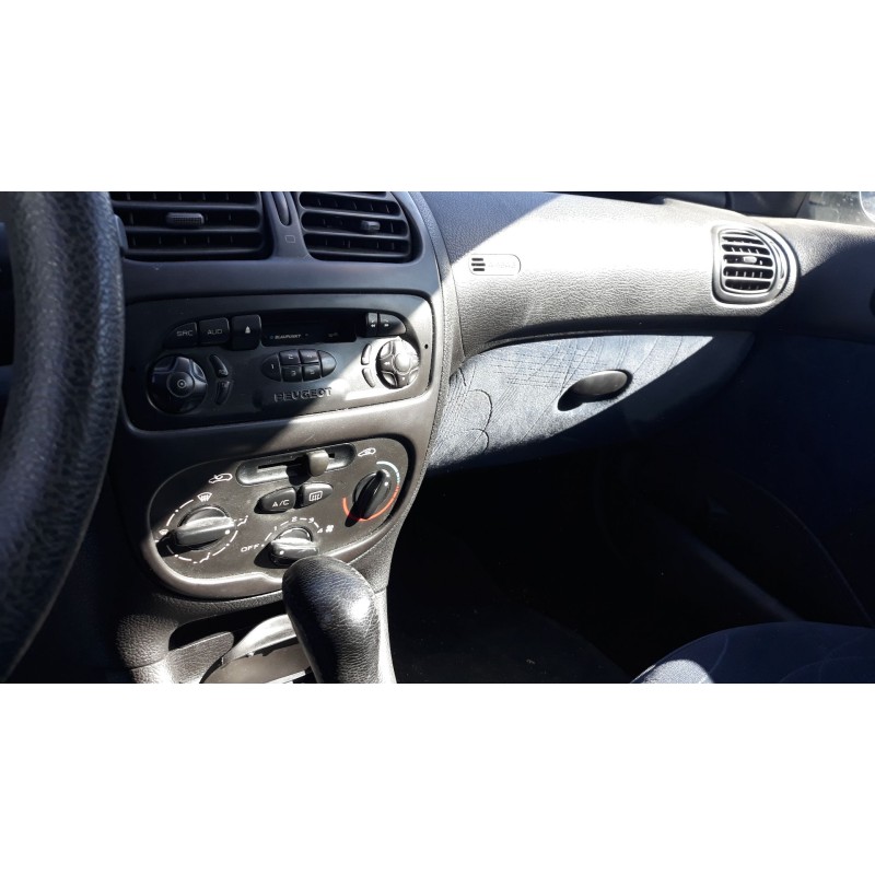 peugeot 206 berlina del año 2001