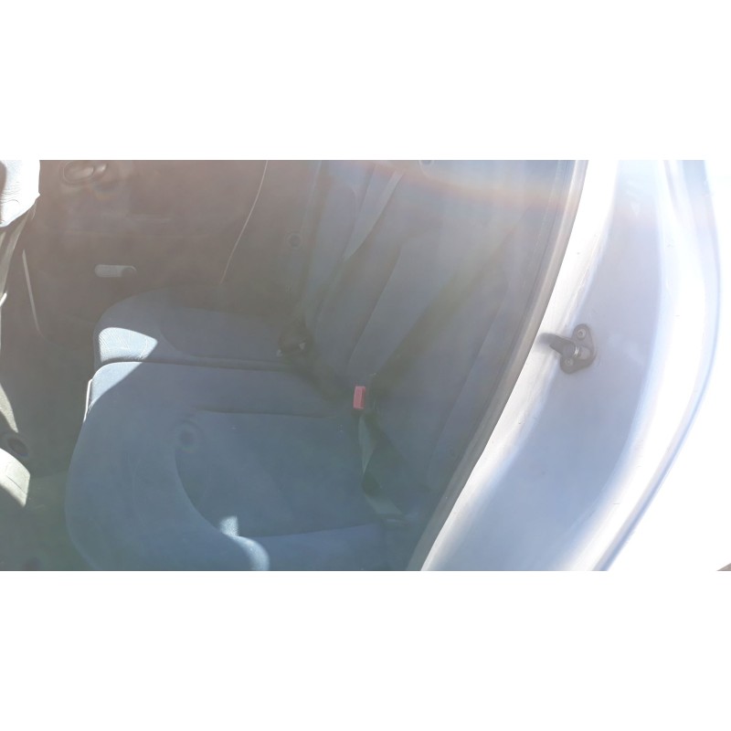 peugeot 206 berlina del año 2001