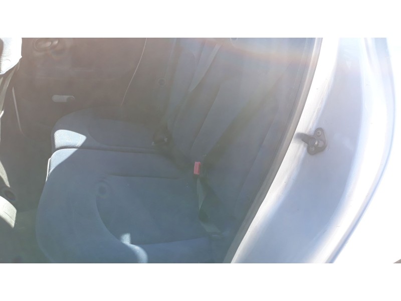 peugeot 206 berlina del año 2001