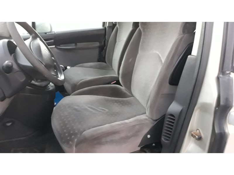 peugeot 807 del año 2005