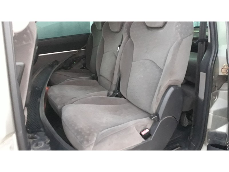 peugeot 807 del año 2005