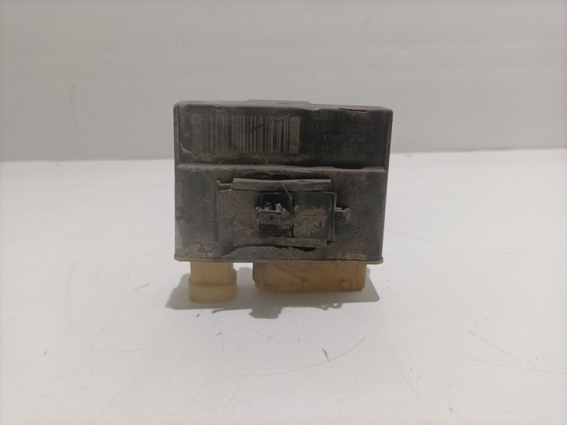 Recambio de caja precalentamiento para peugeot 207 referencia OEM IAM 9652021180 018010951 BCP2004