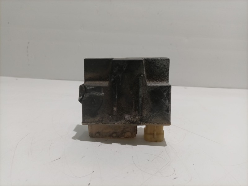 Recambio de caja precalentamiento para peugeot 207 referencia OEM IAM 9652021180 018010951 BCP2004