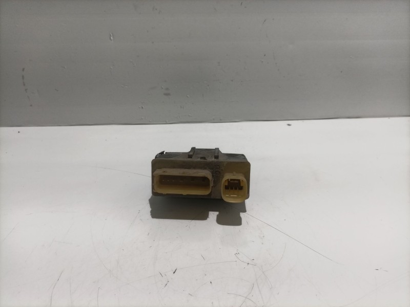 Recambio de caja precalentamiento para peugeot 207 referencia OEM IAM 9652021180 018010951 BCP2004