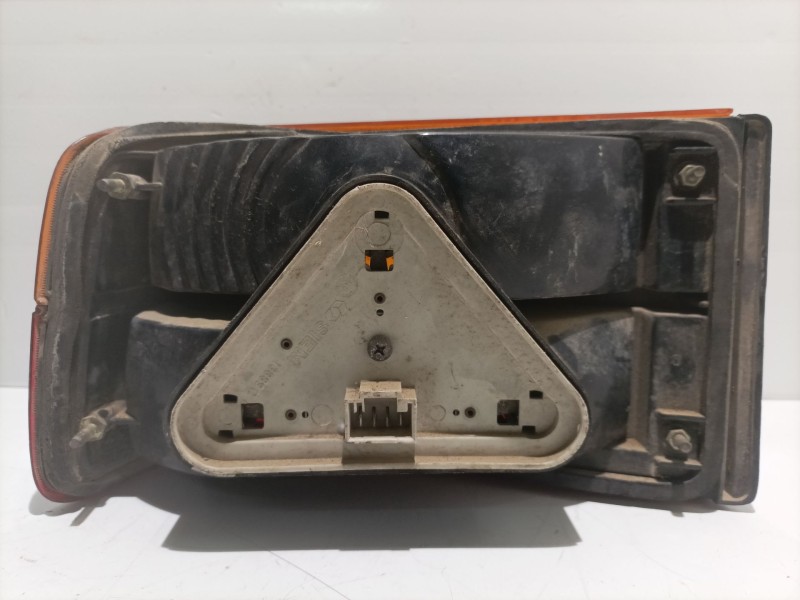 Recambio de piloto trasero derecho para lancia prisma referencia OEM IAM 13889D  