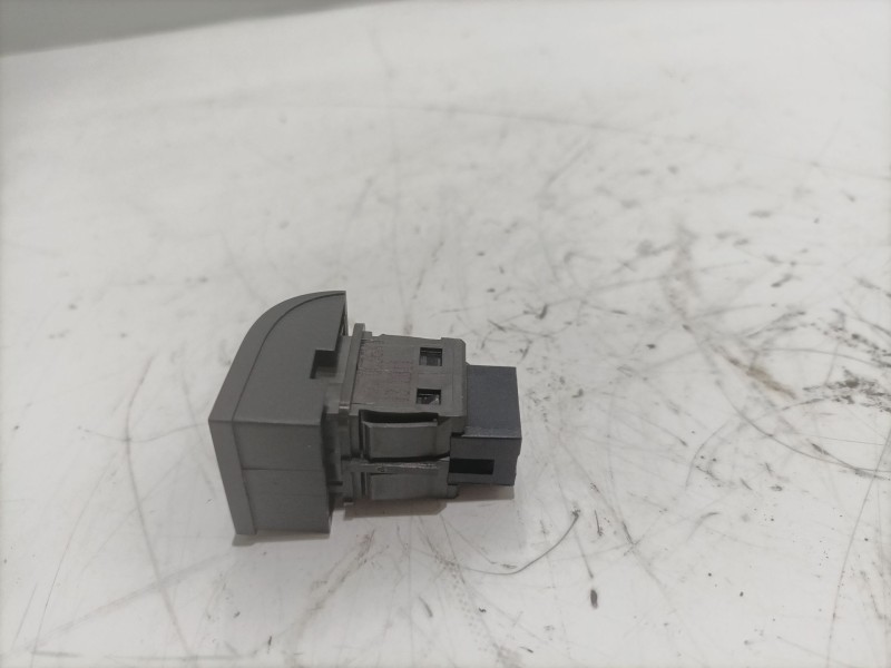 Recambio de interruptor para peugeot 207 referencia OEM IAM 96570636XT  