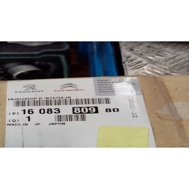 Recambio de moldura pilar delantero derecho para  referencia OEM IAM 1608380980 7200B274ZZ  Recambio de moldura pilar delantero derecho para  referencia OEM IAM 1608380980 7200B274ZZ