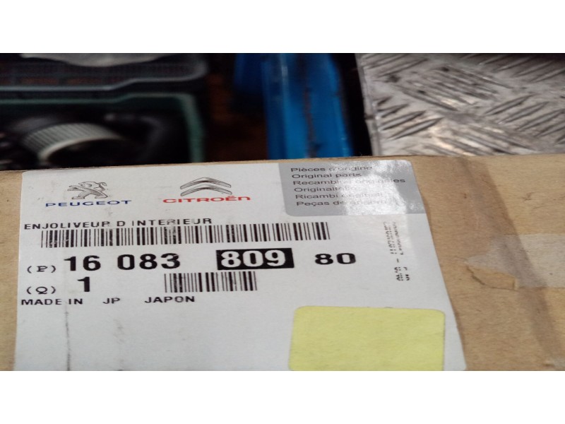 Recambio de moldura pilar delantero derecho para  referencia OEM IAM 1608380980 7200B274ZZ  Recambio de moldura pilar delantero derecho para  referencia OEM IAM 1608380980 7200B274ZZ