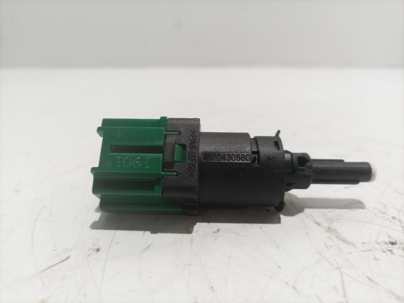 Recambio de sensor para peugeot 207 referencia OEM IAM 9670430580  