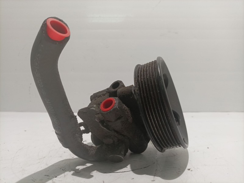 Recambio de bomba agua para kia sorento 2.5 crdi concept referencia OEM IAM 251004A300  