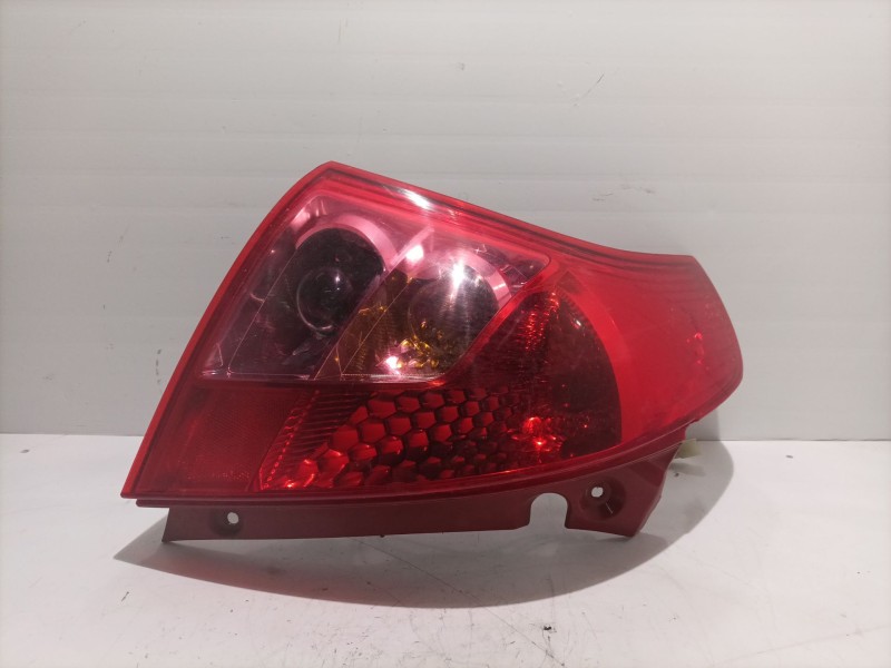 Recambio de piloto trasero izquierdo para suzuki swift berlina (mz) gl referencia OEM IAM 0283702769 0283712769 105871