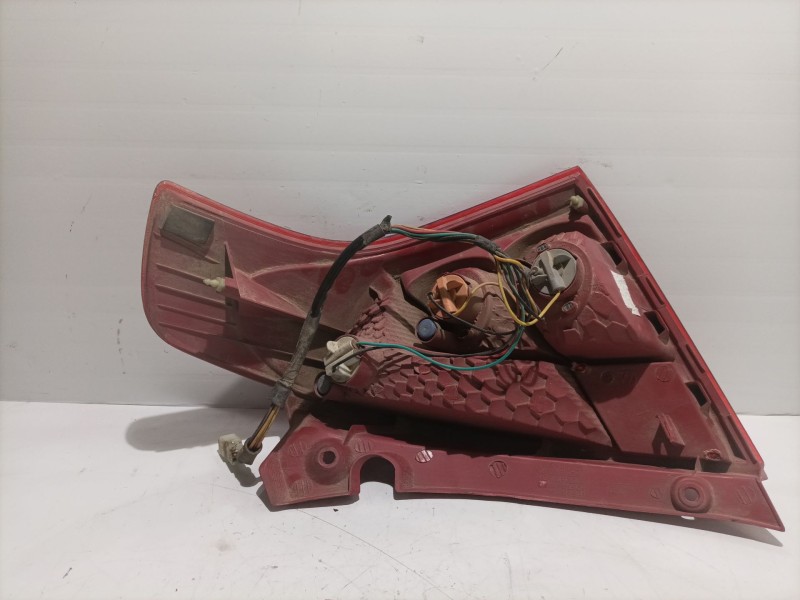 Recambio de piloto trasero izquierdo para suzuki swift berlina (mz) gl referencia OEM IAM 0283702769 0283712769 105871