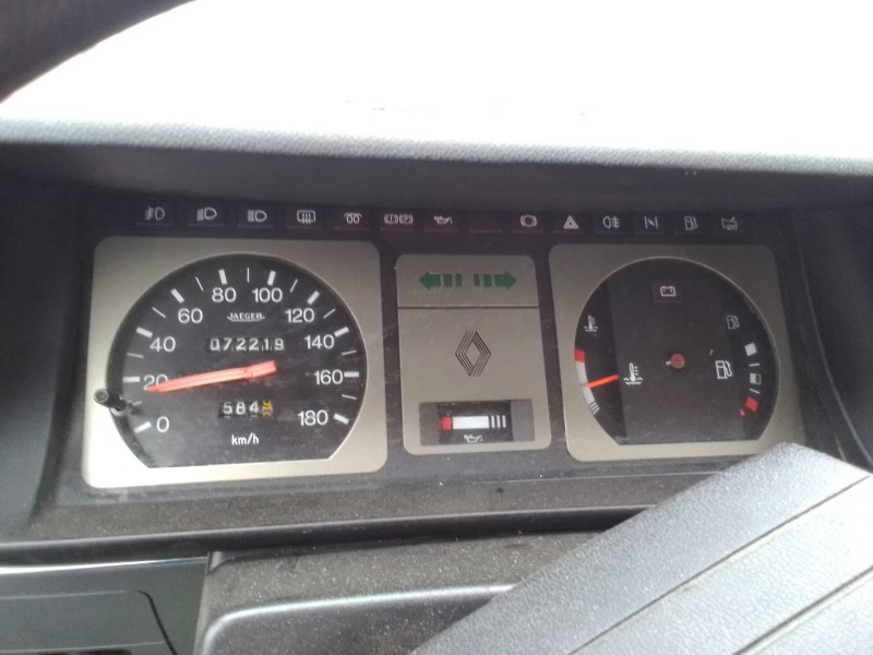 renault r9 del año 0