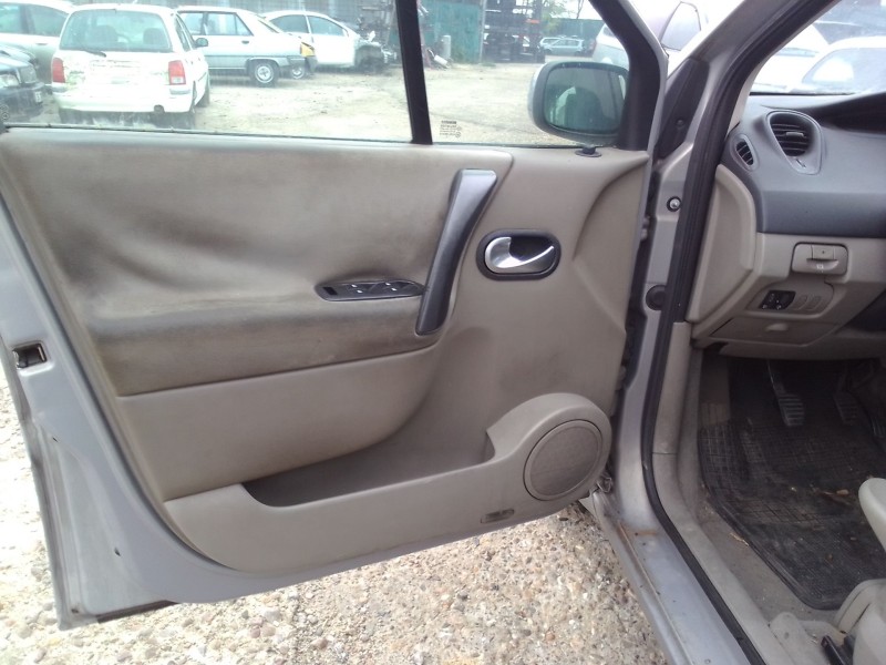 renault scenic ii del año 2004