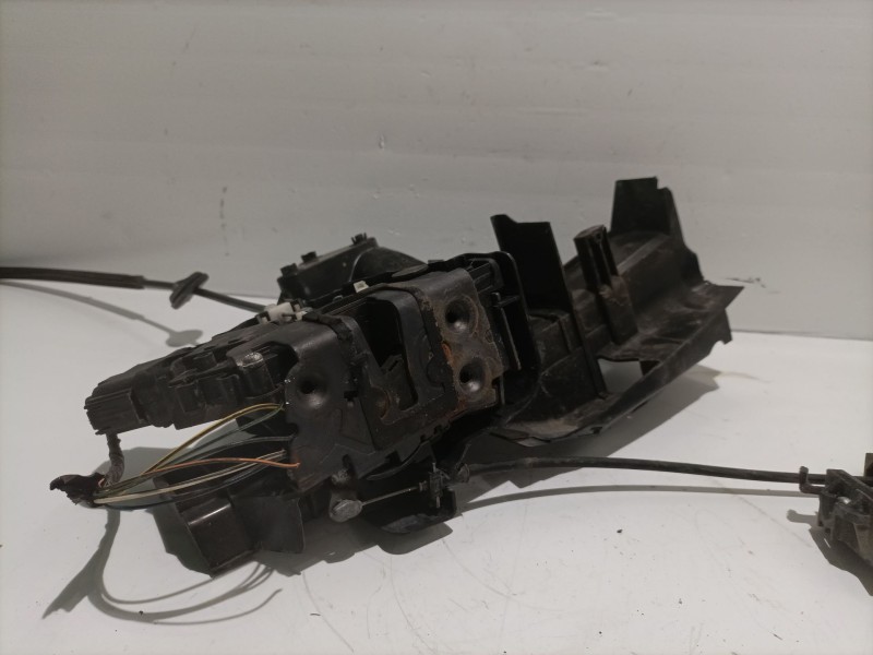 Recambio de cerradura puerta delantera derecha para ford focus berlina (cap) ghia referencia OEM IAM 24000010013  