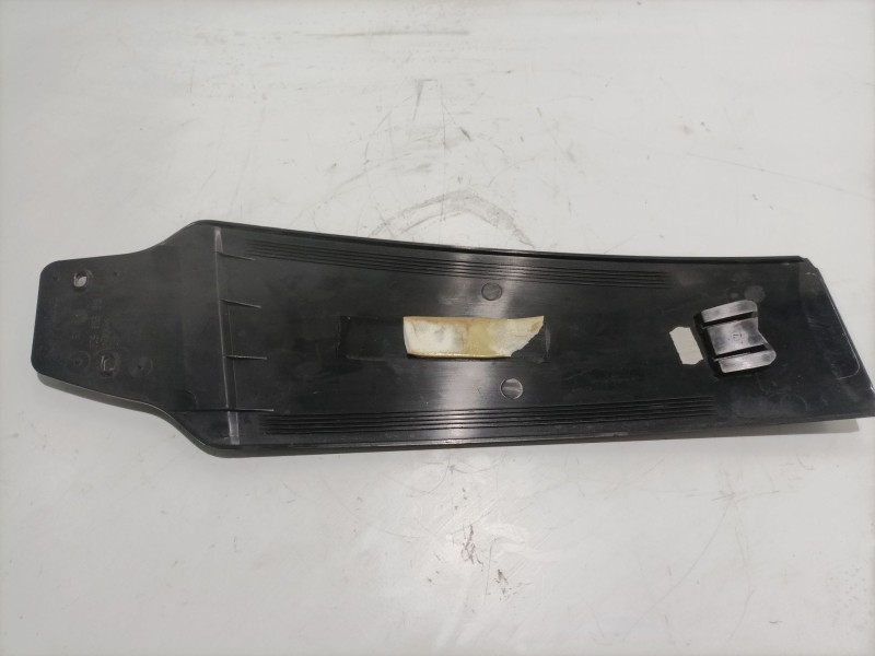 Recambio de moldura pilar derecho para volkswagen passat cc (357) referencia OEM IAM 3C8853318B  