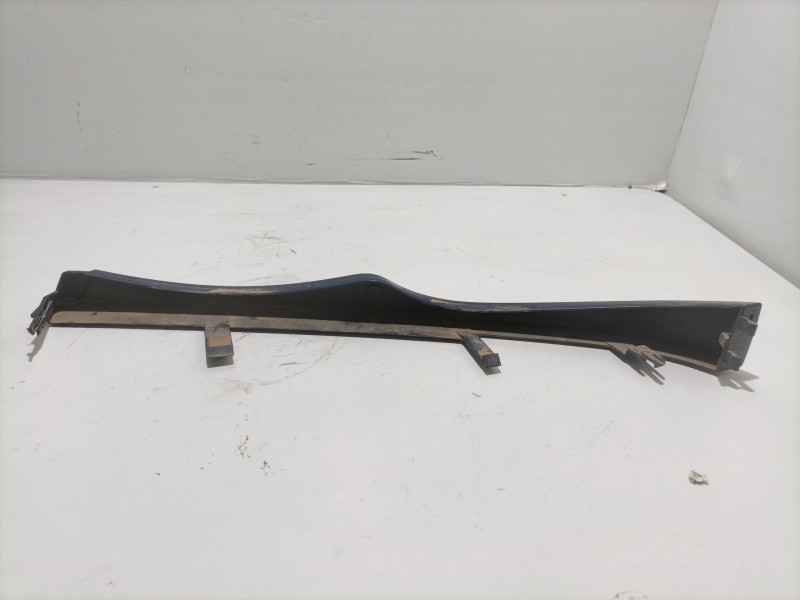 Recambio de moldura bajo faro derecho para bmw serie 3 berlina (e46) 320d referencia OEM IAM 11460913 5113030554 