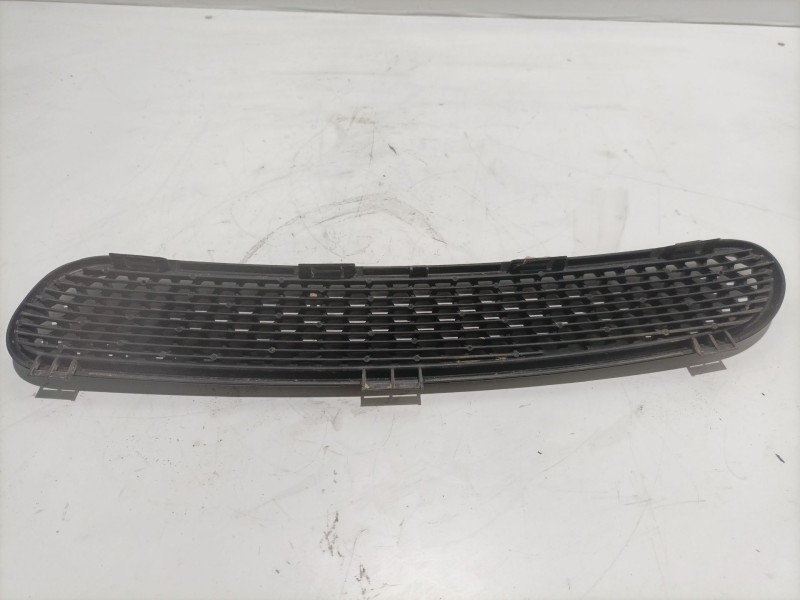 Recambio de rejilla delantera para mini one referencia OEM IAM 7122506  