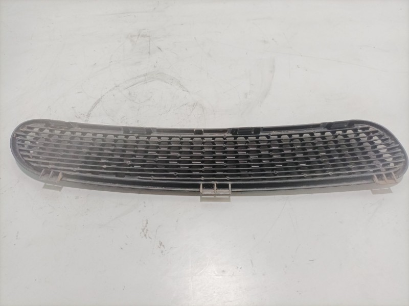 Recambio de rejilla delantera para mini one referencia OEM IAM 7122505  