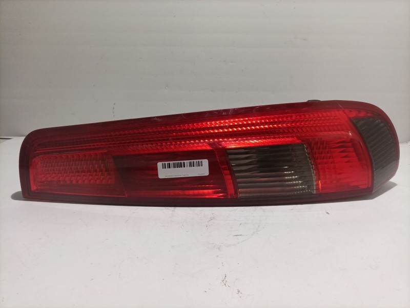 Recambio de piloto trasero derecho para ford fiesta (cbk) referencia OEM IAM   