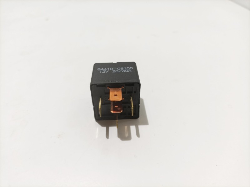 Recambio de rele para ssangyong actyon referencia OEM IAM 8441006100  