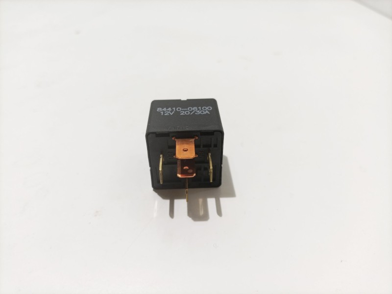 Recambio de rele para ssangyong actyon referencia OEM IAM 8441006100  