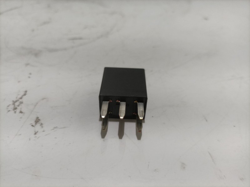 Recambio de rele para ssangyong actyon referencia OEM IAM 8441006010  