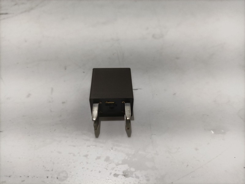 Recambio de rele para ssangyong actyon referencia OEM IAM 8441006020  