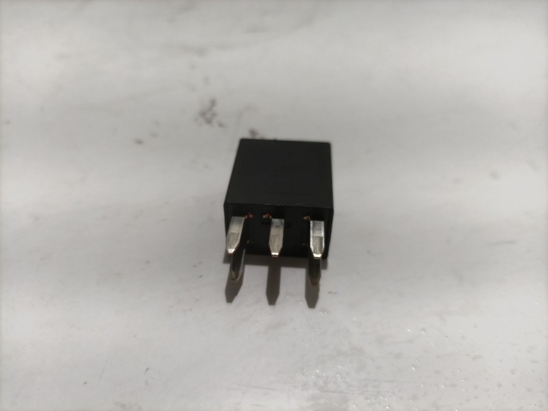 Recambio de rele para ssangyong actyon referencia OEM IAM 8441006010  