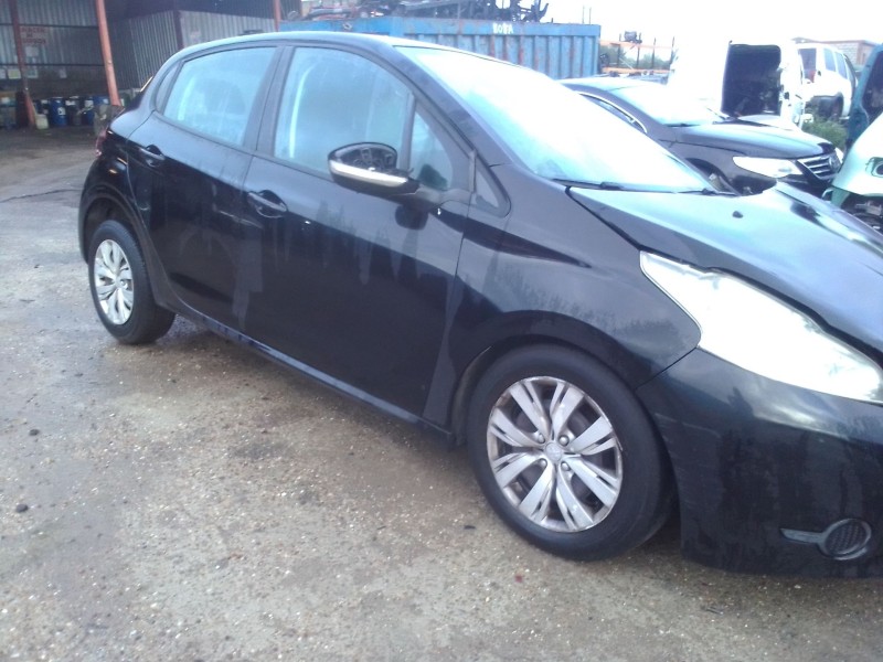 peugeot 208 del año 2012