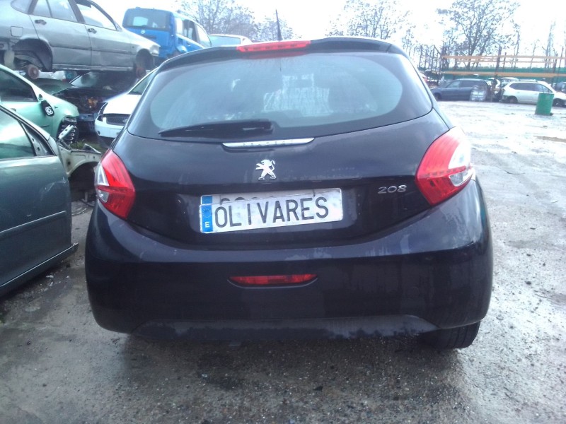 peugeot 208 del año 2012