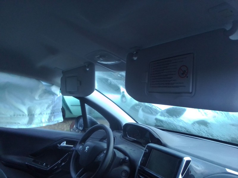 peugeot 208 del año 2012