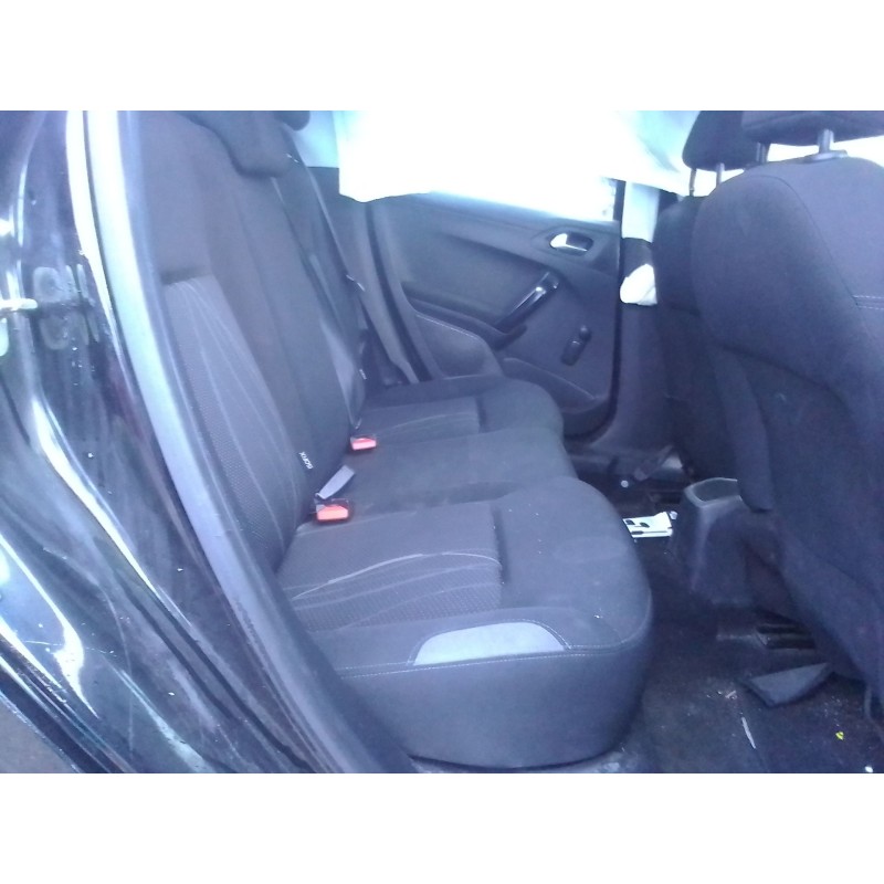 peugeot 208 del año 2012