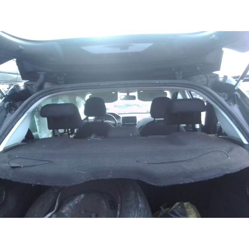 peugeot 208 del año 2012