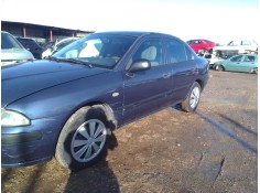 mitsubishi carisma berlina 5 (da0) del año 2002 2