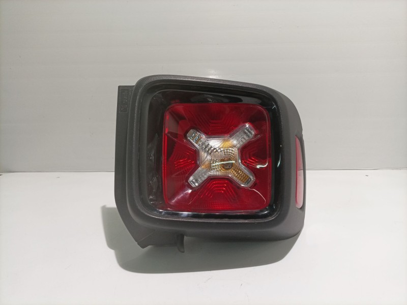 Recambio de piloto trasero izquierdo para jeep renegade referencia OEM IAM 52060594 51953121 