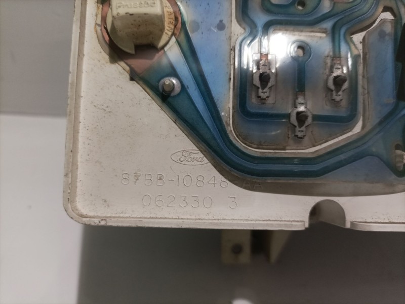 Recambio de cuadro instrumentos para ford sierra sierra 2.3d cl referencia OEM IAM 87bb10841ca 90bb10849fb 