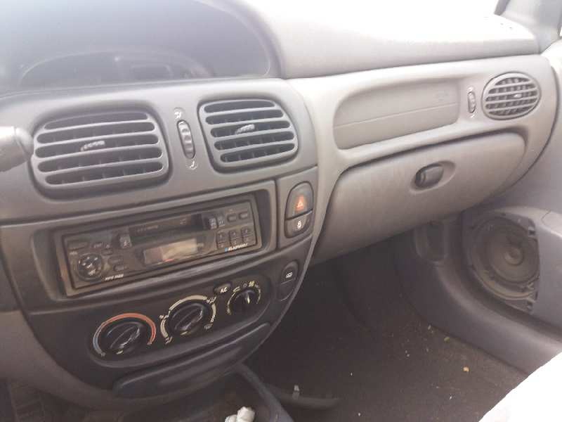 renault megane i classic (la0)    |   0.96 - 0.01 | 1996 - 2001 del año 1996