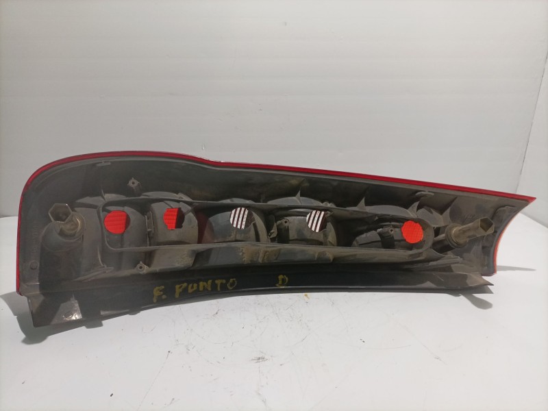 Recambio de piloto trasero derecho para fiat punto berl. (176) referencia OEM IAM 29420202  