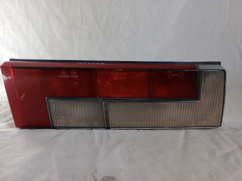 Recambio de piloto trasero izquierdo para alfa romeo 33 berlina referencia OEM IAM   