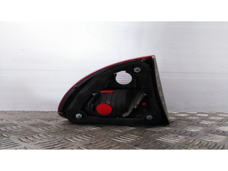 Recambio de piloto trasero derecho para seat leon (1m1) 1.6 16 v referencia OEM IAM    Recambio de piloto trasero derecho para seat leon (1m1) 1.6 16 v referencia OEM IAM