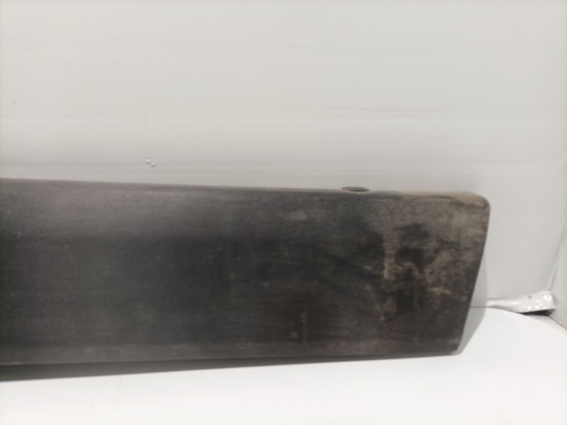 Recambio de moldura para renault 9 tse referencia OEM IAM 7700682322  
