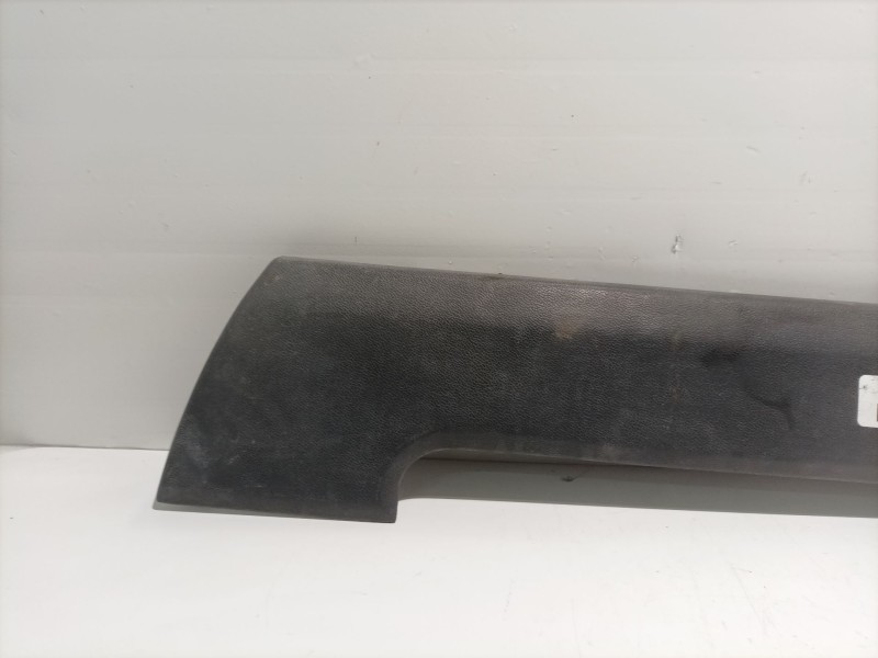 Recambio de moldura para renault 9 tse referencia OEM IAM 7700682322  