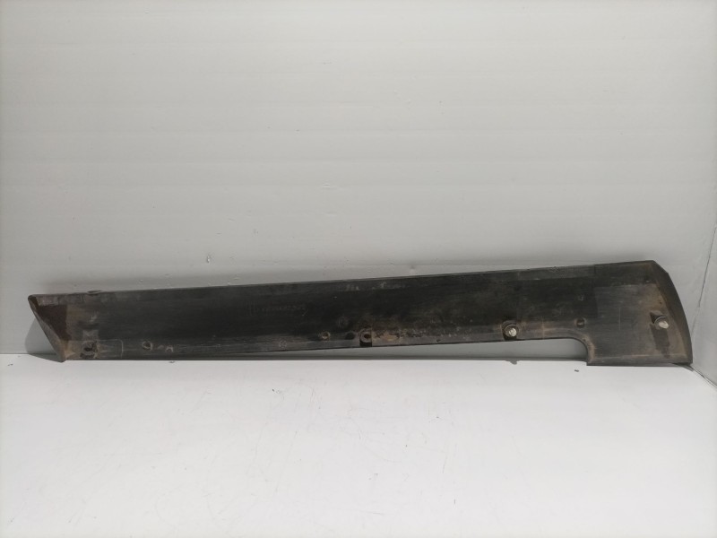 Recambio de moldura para renault 9 tse referencia OEM IAM 7700682322  