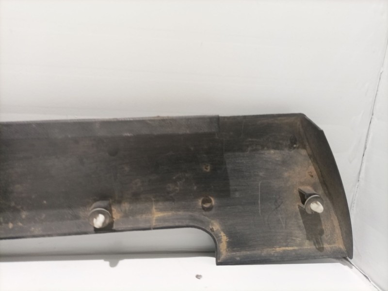 Recambio de moldura para renault 9 tse referencia OEM IAM 7700682322  