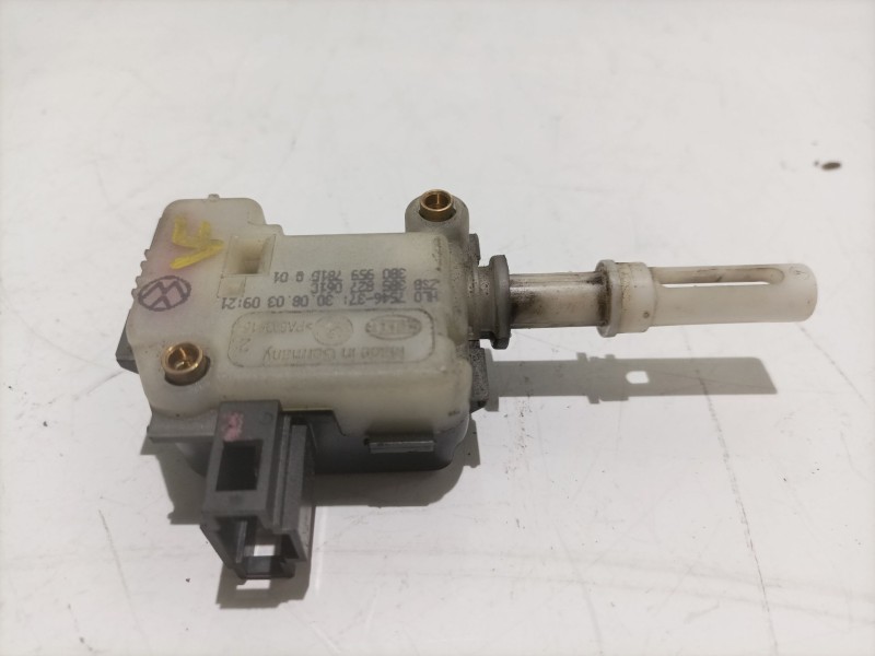 Recambio de motor cierre centralizado porton para skoda superb (3u4) referencia OEM IAM 3B0959781D  3B5827061C