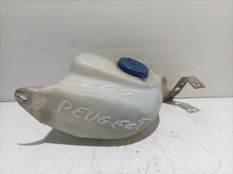 Recambio de deposito limpia para peugeot 205 berlina referencia OEM IAM   