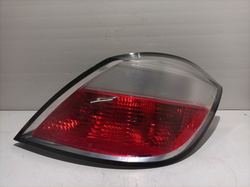 Recambio de piloto trasero derecho para opel astra h berlina enjoy referencia OEM IAM 93190305 008653026794 084451109