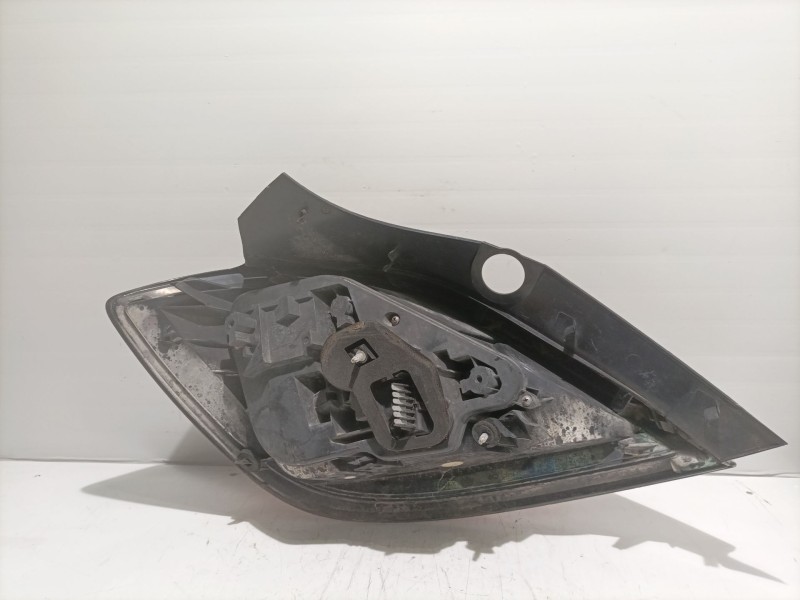 Recambio de piloto trasero derecho para opel astra h berlina enjoy referencia OEM IAM 93190305 008653026794 084451109