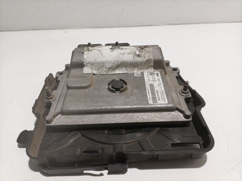Recambio de centralita motor uce para peugeot 208 referencia OEM IAM 9805895780 V29035181A 133580988